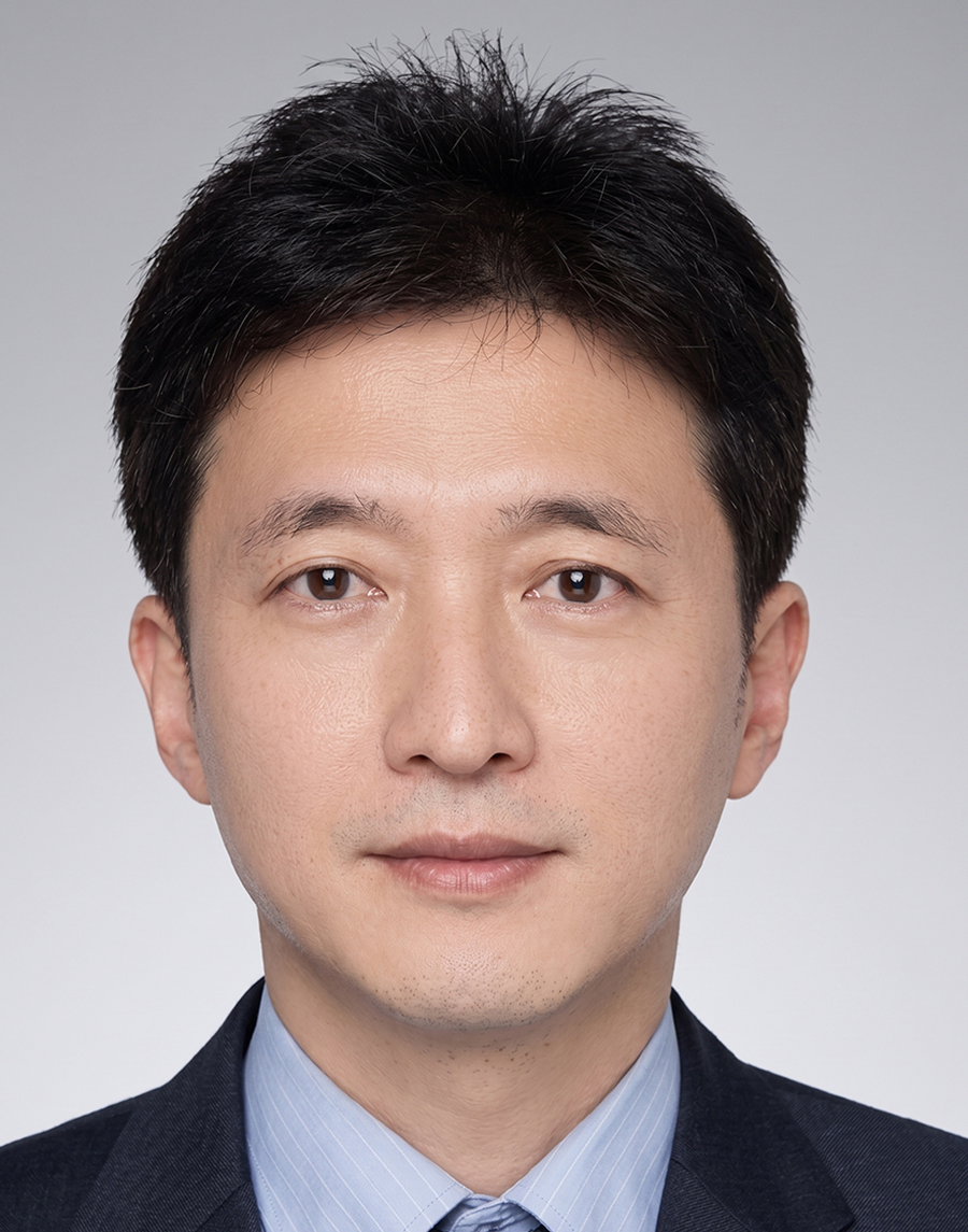 김동건